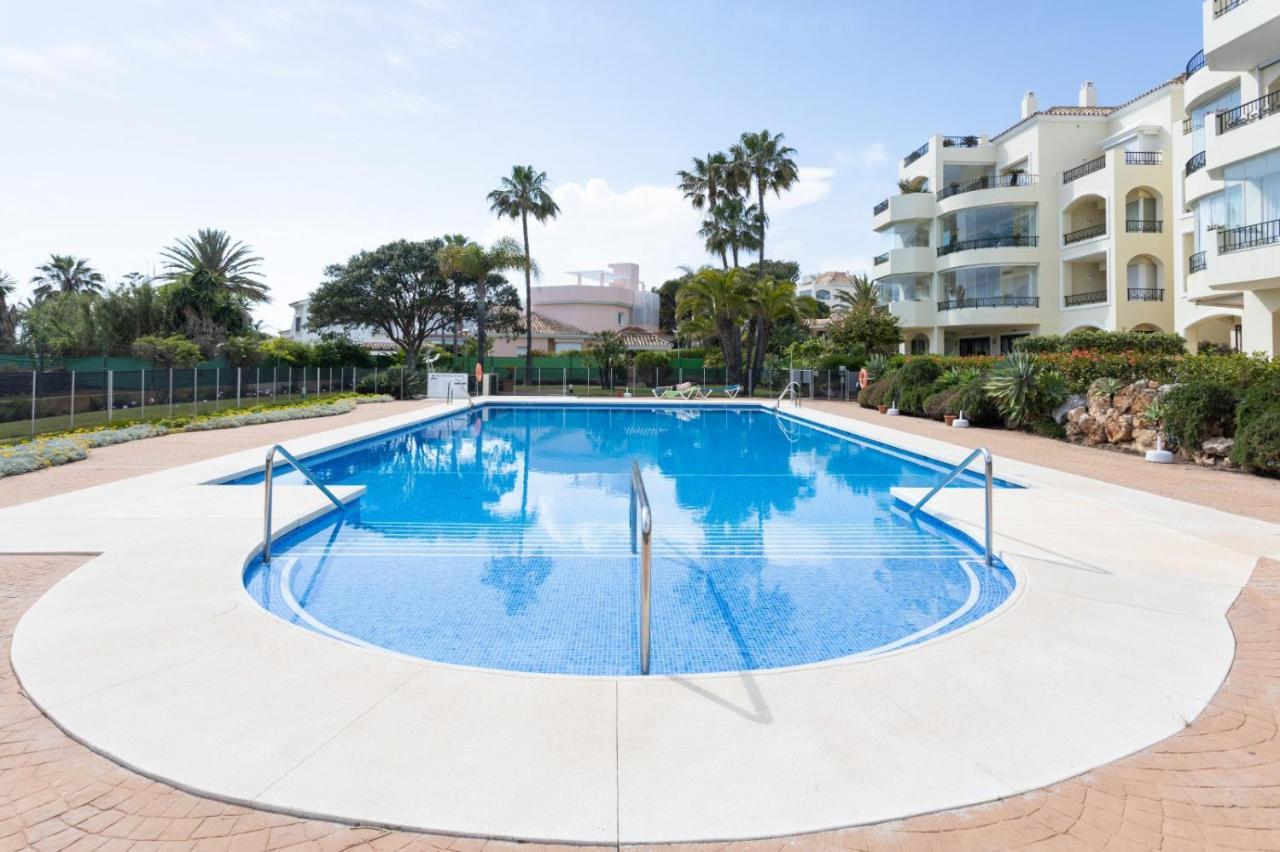 Homeforguest Front Line Beach Apartment In Hacienda Playa Марбеля Екстериор снимка