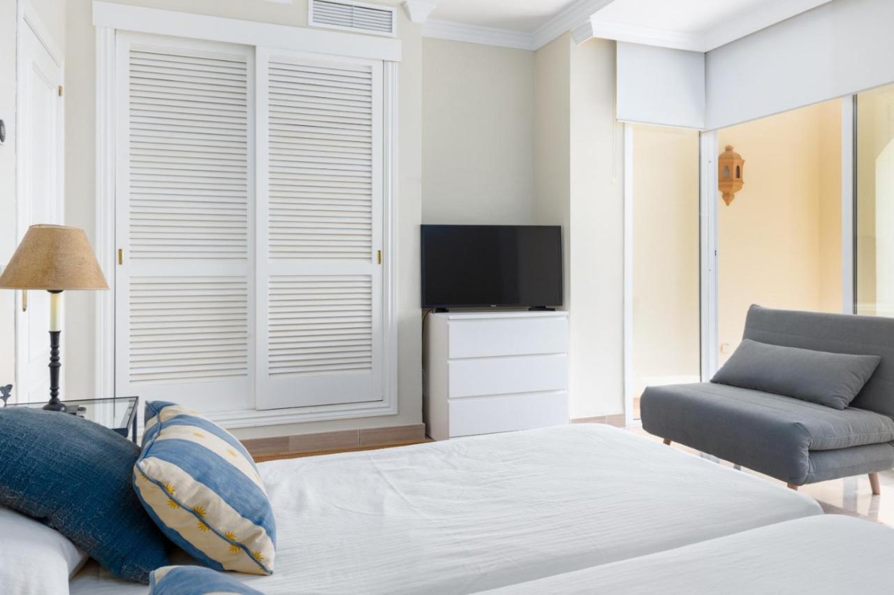 Homeforguest Front Line Beach Apartment In Hacienda Playa Марбеля Екстериор снимка