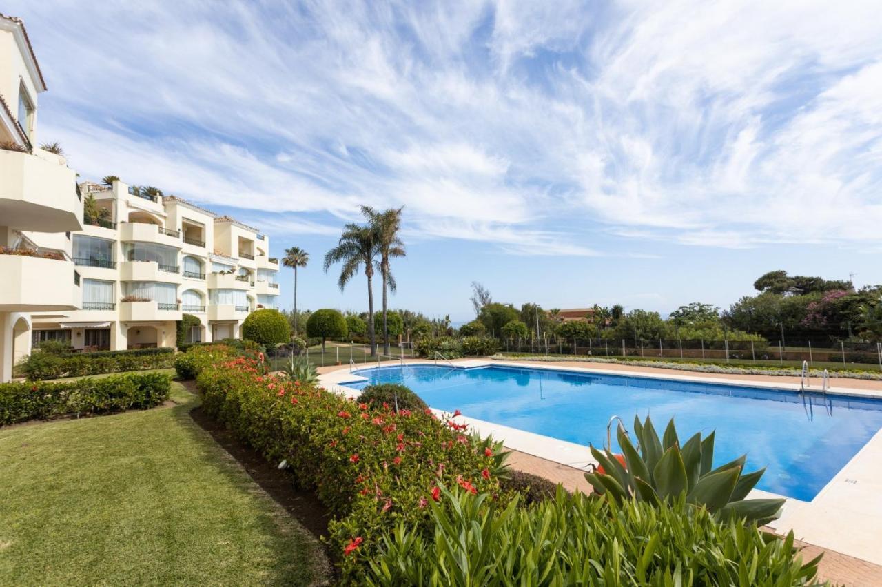Homeforguest Front Line Beach Apartment In Hacienda Playa Марбеля Екстериор снимка