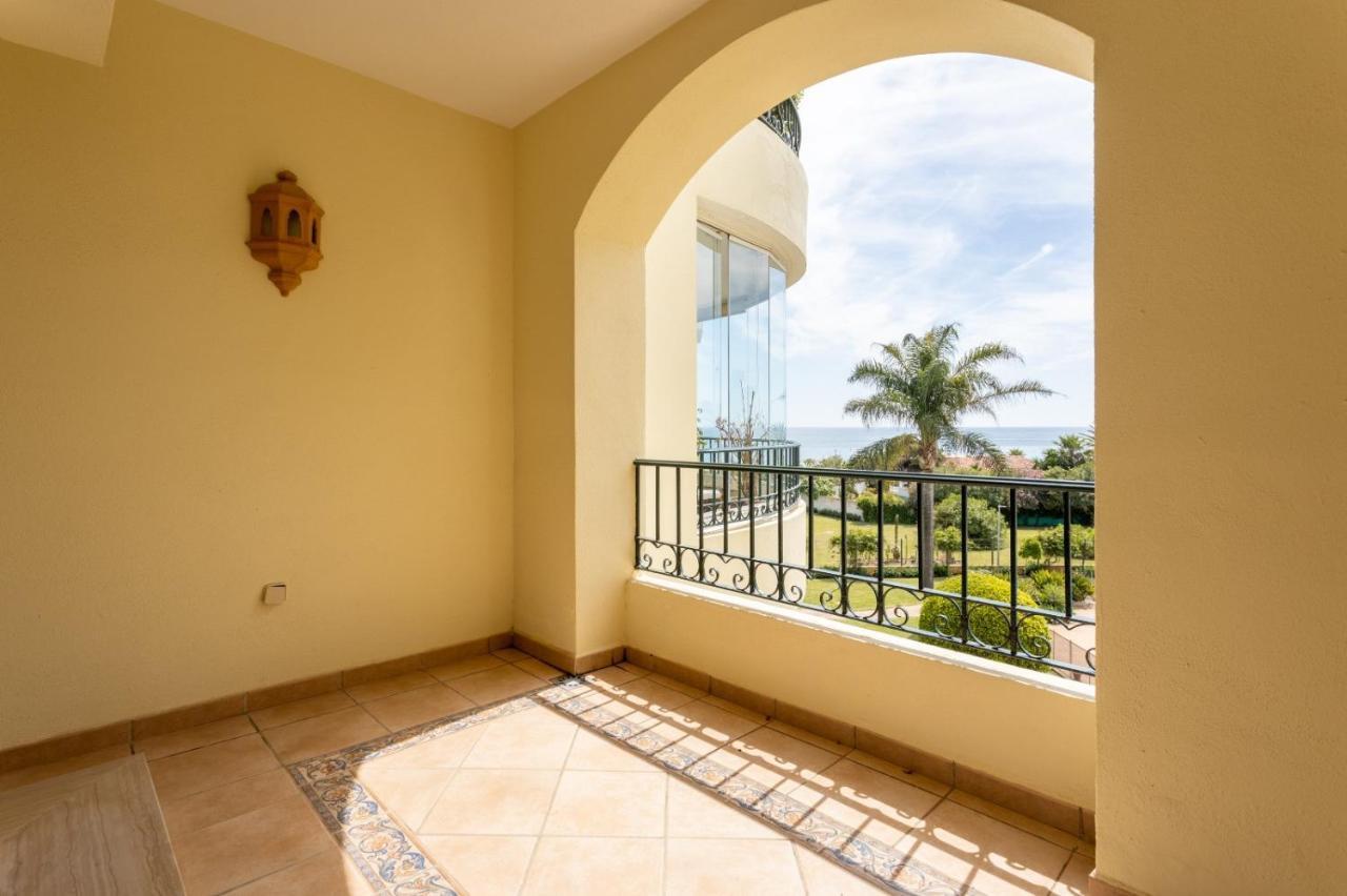 Homeforguest Front Line Beach Apartment In Hacienda Playa Марбеля Екстериор снимка