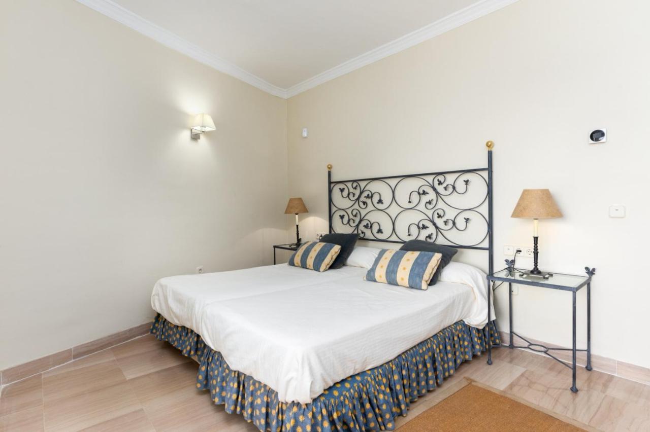 Homeforguest Front Line Beach Apartment In Hacienda Playa Марбеля Екстериор снимка
